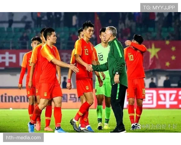 球队教练揭秘最新轮换阵容策略，力争在接下来比赛中展现稳健表现