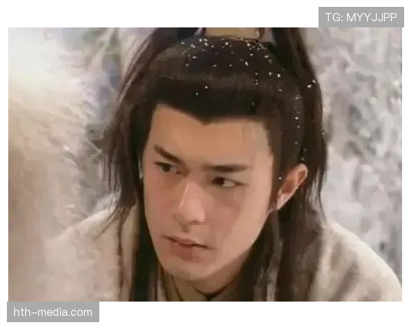 董志豪训练完直接啃鸡腿？这自律人设有点扛不住啊